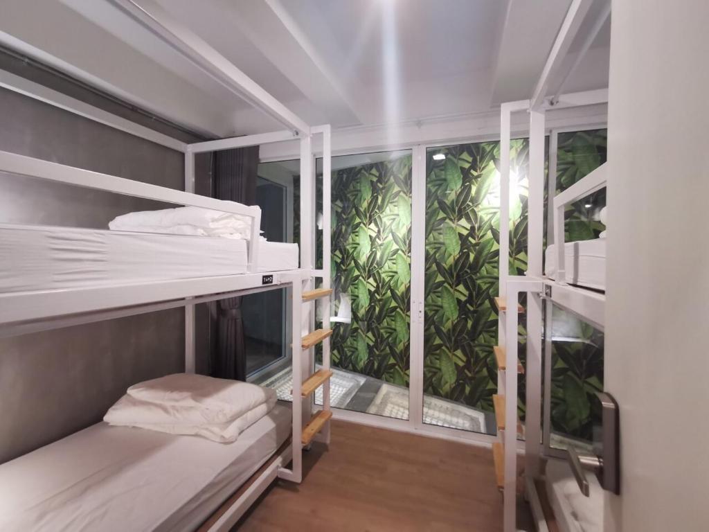 Номер (Кровать в общем номере для женщин с 4 кроватями) хостела Siam Eco Hostel, Бангкок