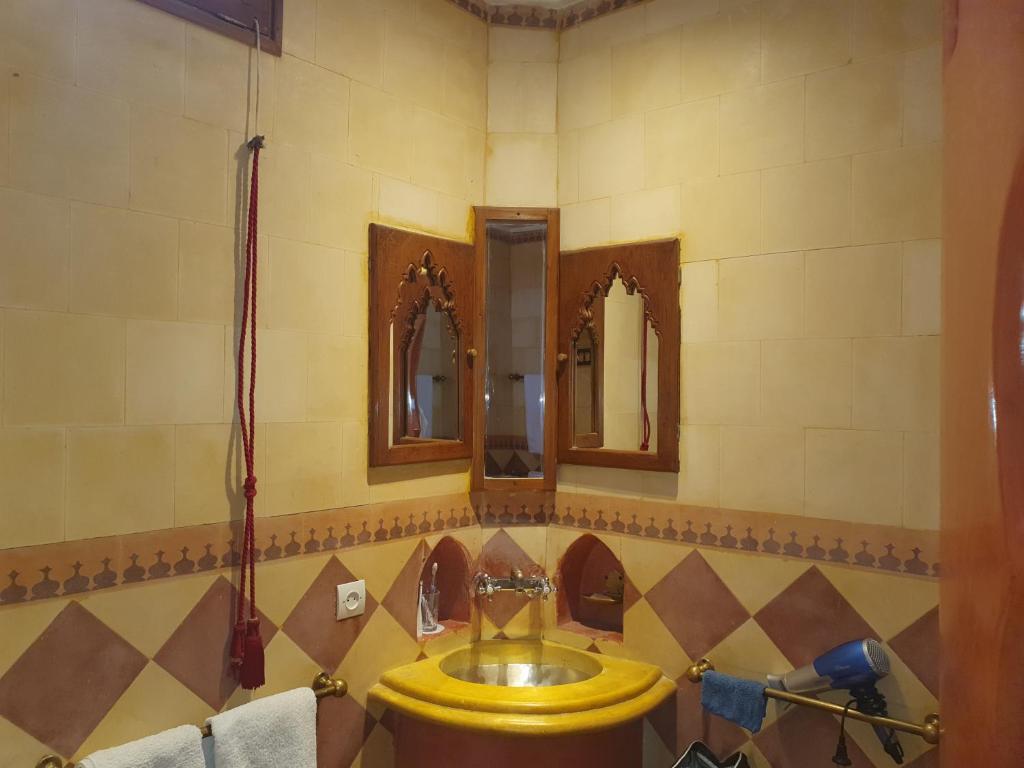 Двухместный (Улучшенный двухместный номер с 1 кроватью) отеля Riad Soundouss, Марракеш