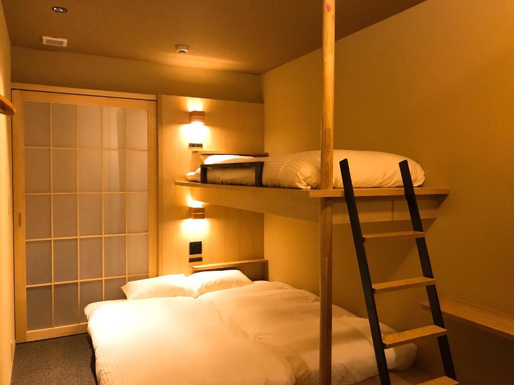 Двухместный (Двухместный номер Делюкс с 1 кроватью и ванной) хостела Shiki Shiki Higashiyama, Киото