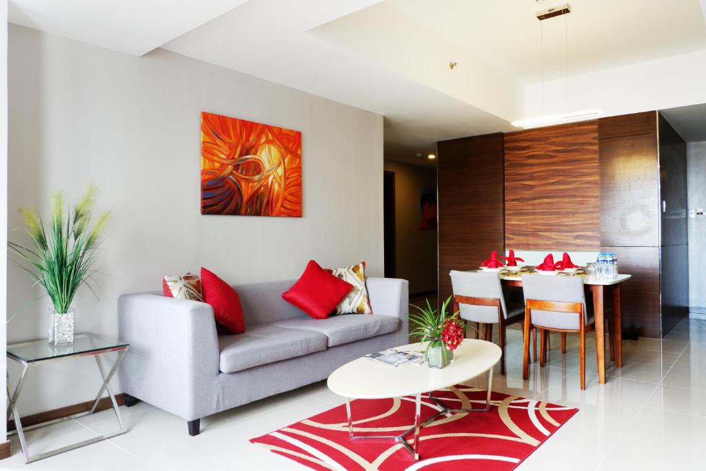 Сьюит (Люкс с 3 спальнями) отеля Valero Grand Suites by Swiss-Belhotel, Манила