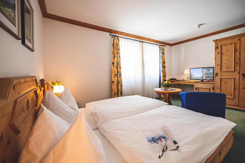 Двухместный (Стандартный двухместный номер с 1 кроватью) отеля Hotel Post Sils Maria, Санкт-Мориц