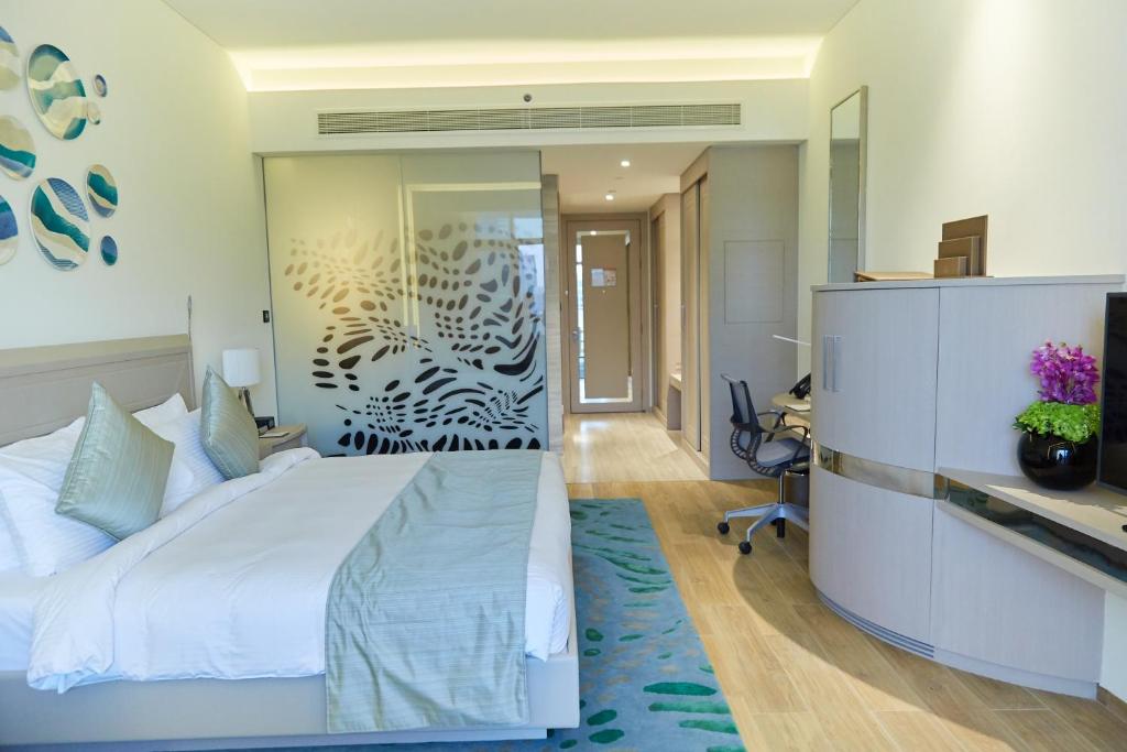 Двухместный (Номер Делюкс с кроватью размера «king-size») отеля Royal M Hotel & Resort Abu Dhabi, Абу-Даби