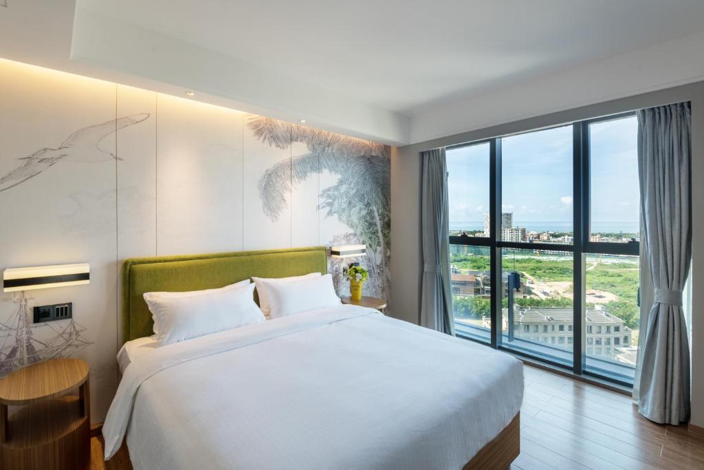 Сьюит (Люкс с 2 спальнями, вид на реку) отеля Hampton By Hilton Sanya Bay, Санья