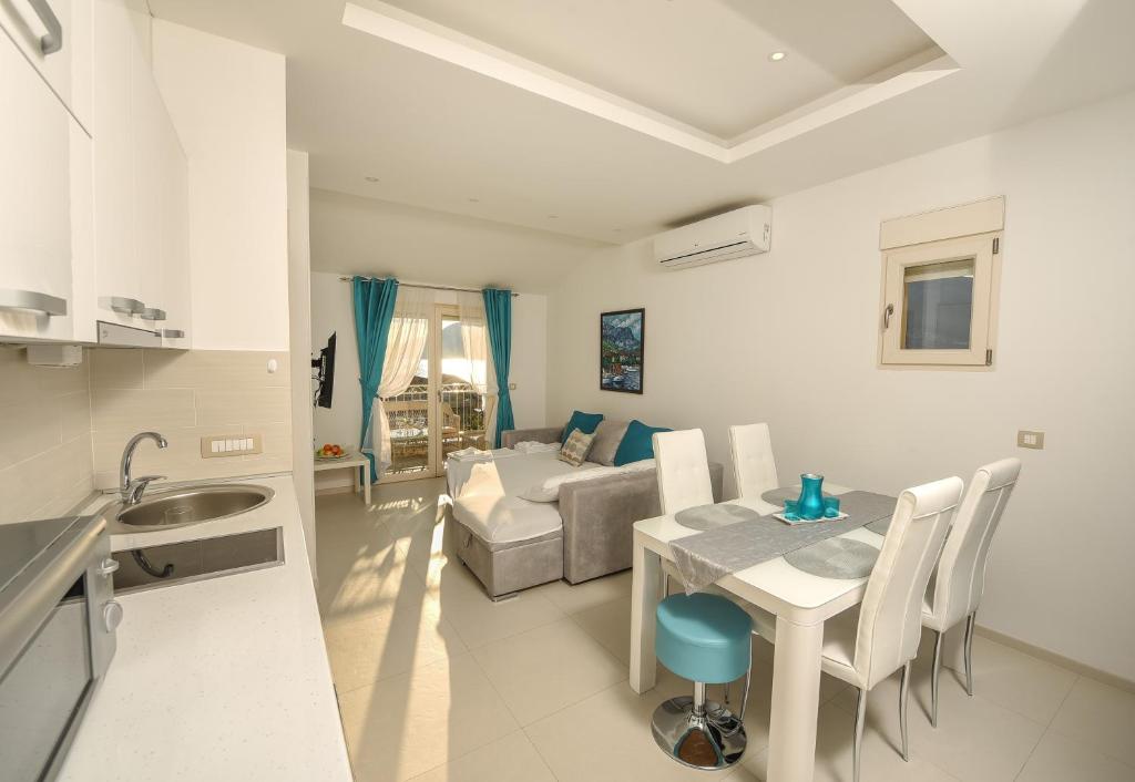 Апартаменты (Апартаменты с 2 спальнями, балконом и видом на море), Sea Point Apartments