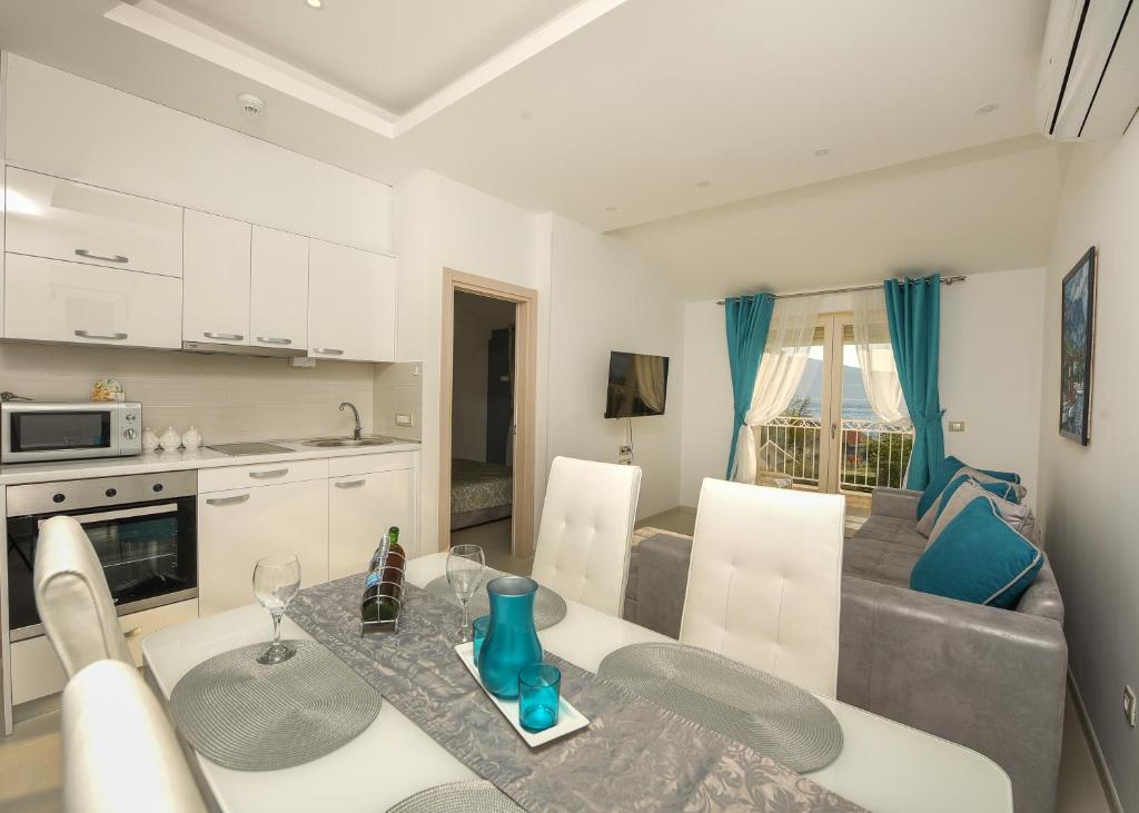 Апартаменты (Апартаменты с 2 спальнями, балконом и видом на море), Sea Point Apartments