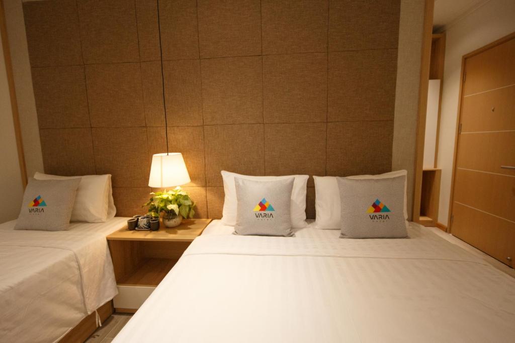 Трехместный (Трехместный номер Делюкс) отеля Varia Hotel, Дуонг-Донг