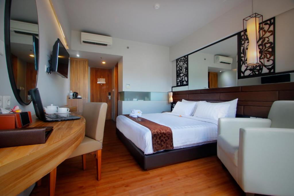Двухместный (Улучшенный двухместный номер с 1 кроватью или 2 отдельными кроватями) отеля The Lerina Hotel Nusa Dua, Нуса Дуа