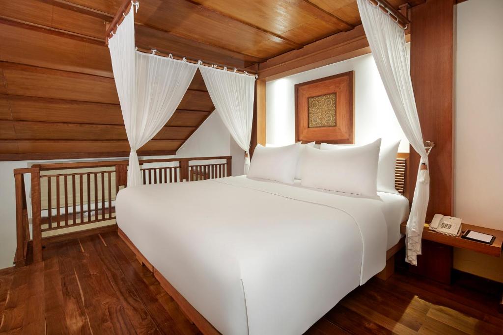 Сьюит (Полулюкс «Левел» с эксклюзивными преимуществами) курортного отеля Melia Bali, Нуса Дуа