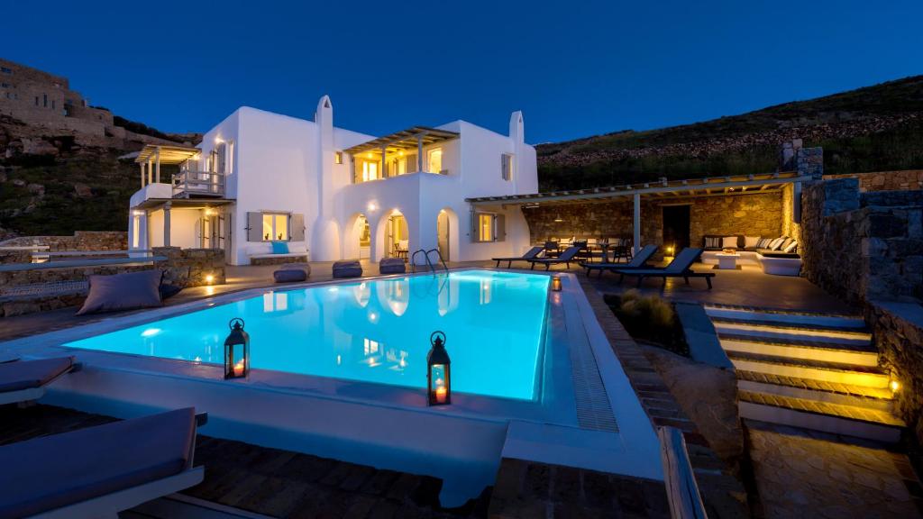 Вилла (Luxurious 8 Bedroom Villa with 2 Private Pools (Panorama Grand Villa)) виллы Marialena Villa - Daria Villa by Stylish Stays, Агиос-Иоаннис