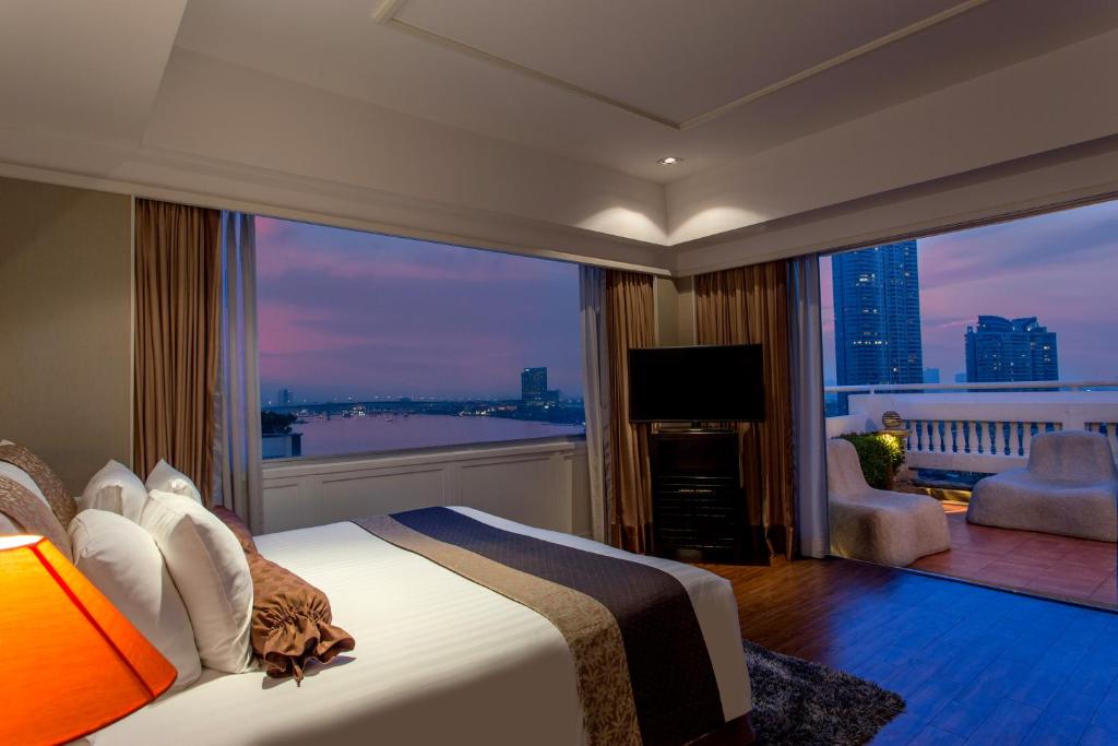 Сьюит (Президентский люкс с 2 спальнями) отеля Ramada Plaza Bangkok Menam Riverside, Бангкок