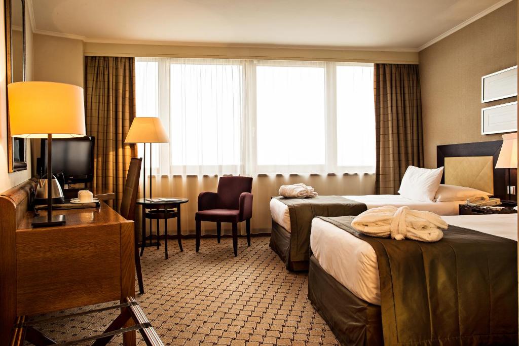 Двухместный (Улучшенный двухместный номер с 1 кроватью размера «queen-size» или 2 отдельными кроватями и доступом в спа-центр, предлагается бесплатный Wi-Fi) отеля Corinthia Hotel Prague, Прага