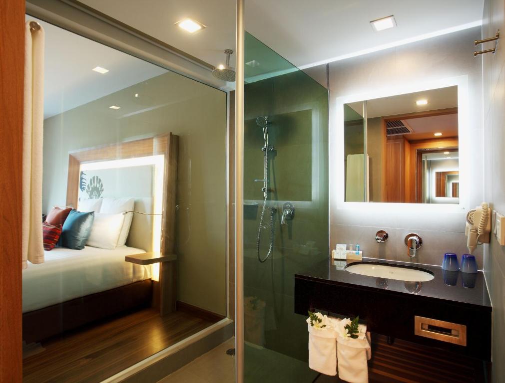 Двухместный (Улучшенный номер с кроватью размера «king-size») отеля Novotel Phuket Kamala Beach, Пхукет