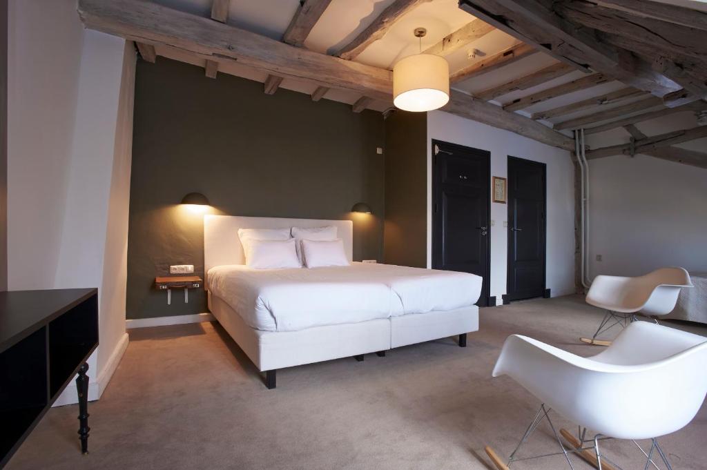 Двухместный (Двухместный номер Делюкс с 1 кроватью и душем) отеля Hotel Les Charmes, Маастрихт