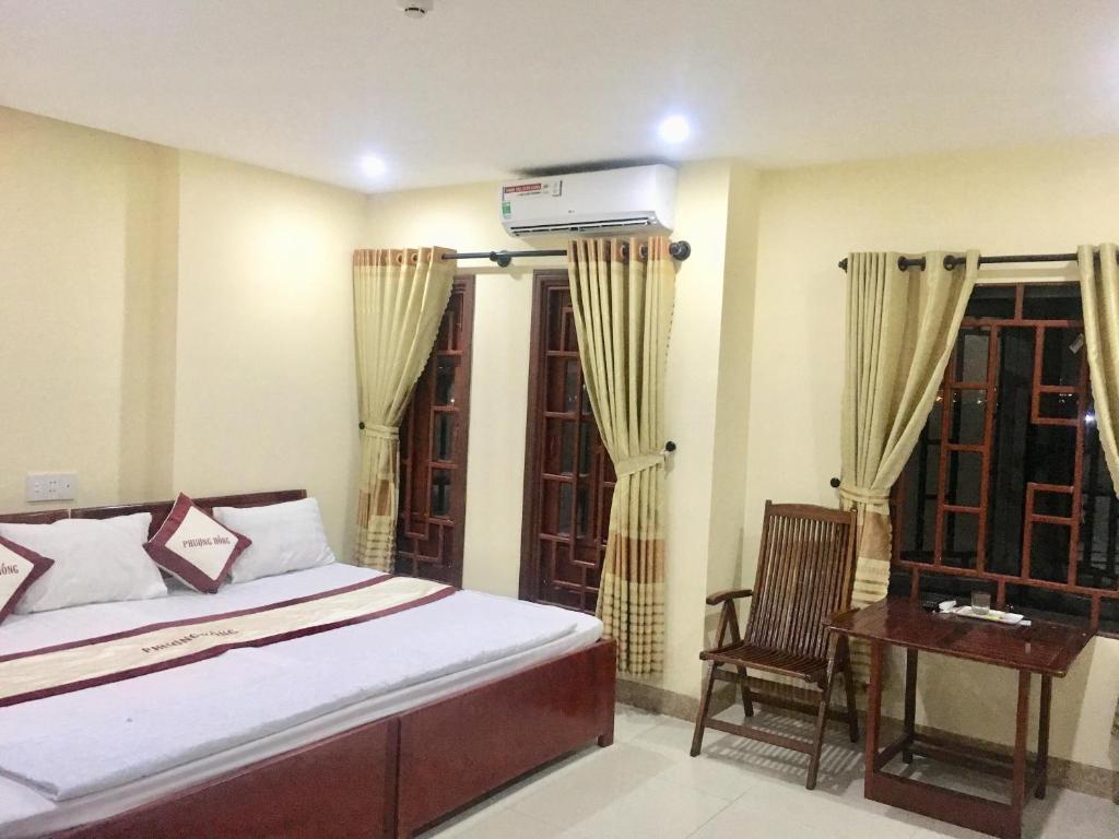 Двухместный (Двухместный номер Делюкс с 1 кроватью) отеля Phuong Hong Motel, Дананг