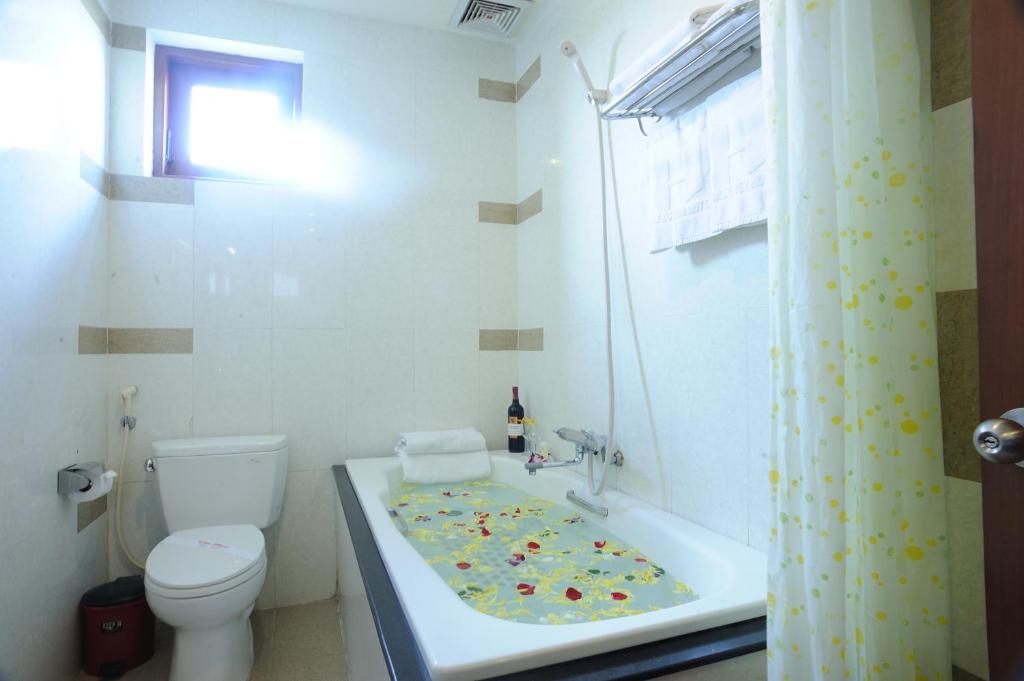 Двухместный (Роскошный двухместный номер с 2 отдельными кроватями) отеля Hoang Yen Hotel, Хошимин