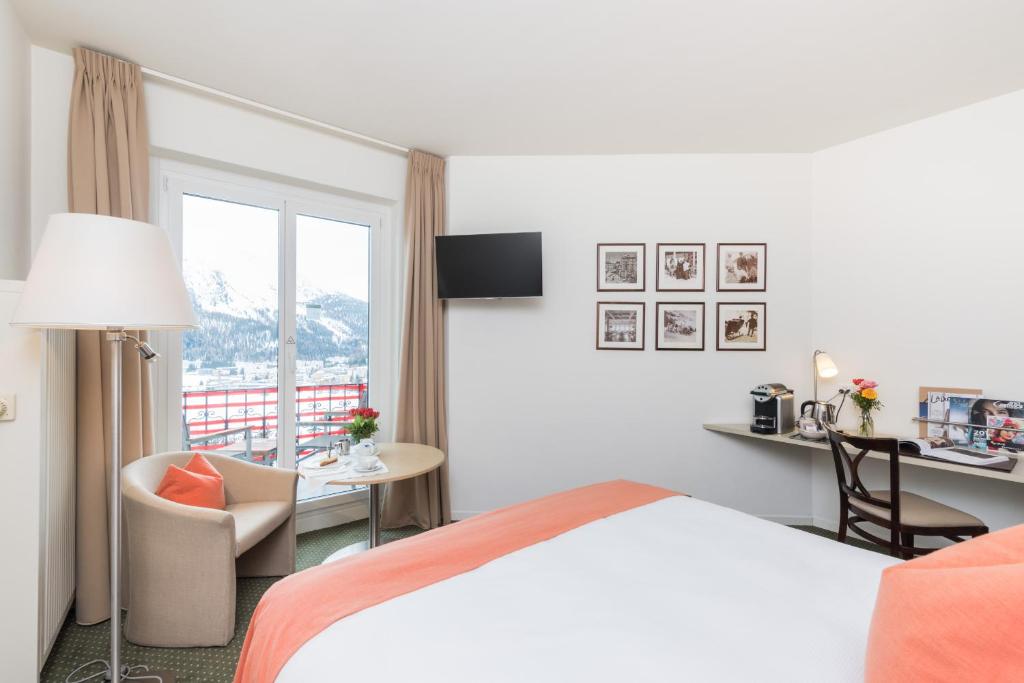 Одноместный (Одноместный номер с панорамным видом) отеля Schweizerhof Swiss Quality Hotel, Санкт-Мориц