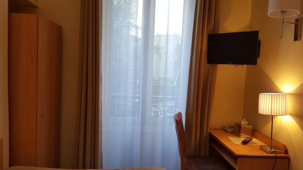 Одноместный (Стандартный одноместный номер) отеля Hotel Saint Cyr Etoile, Париж