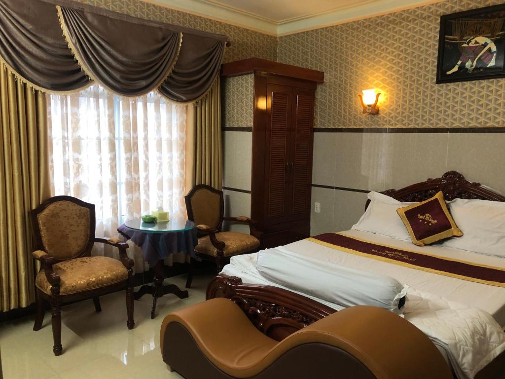 Двухместный (Номер Делюкс с кроватью размера «king-size»), Hoàng Quân Hotel