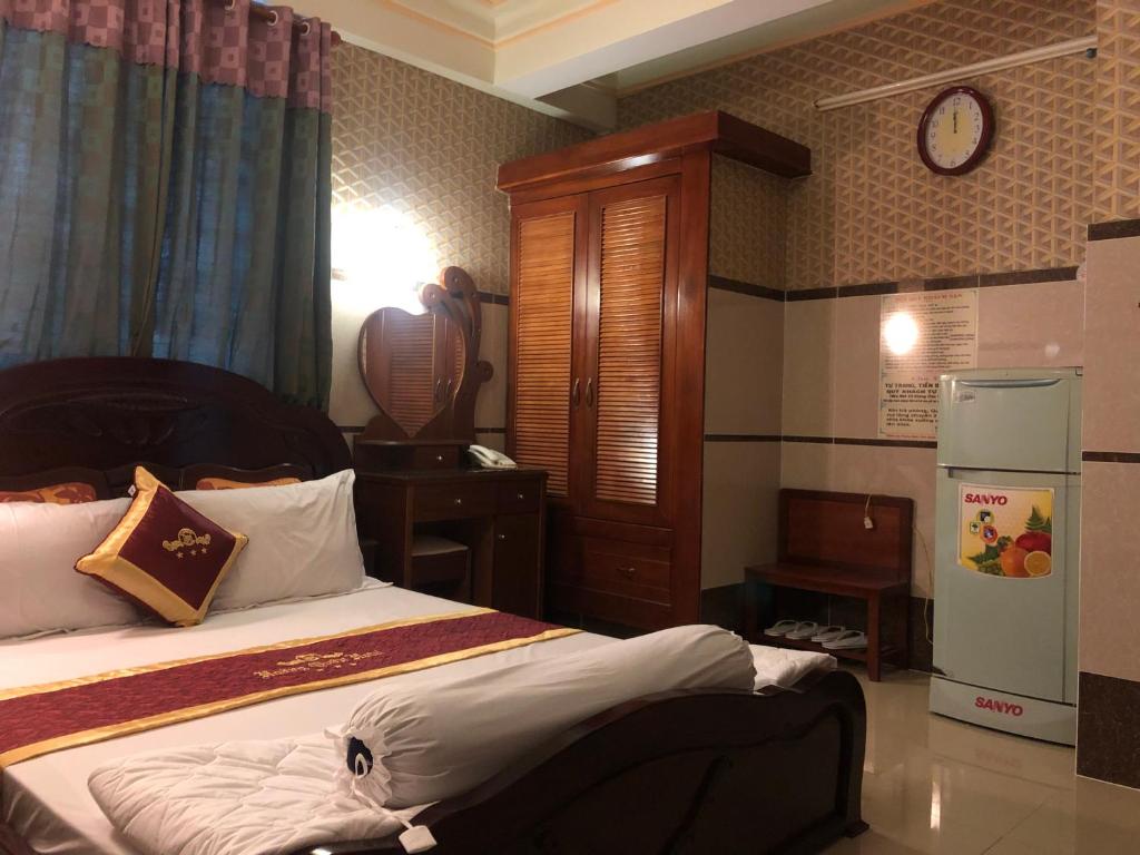 Двухместный (Улучшенный номер с кроватью размера «king-size»), Hoàng Quân Hotel