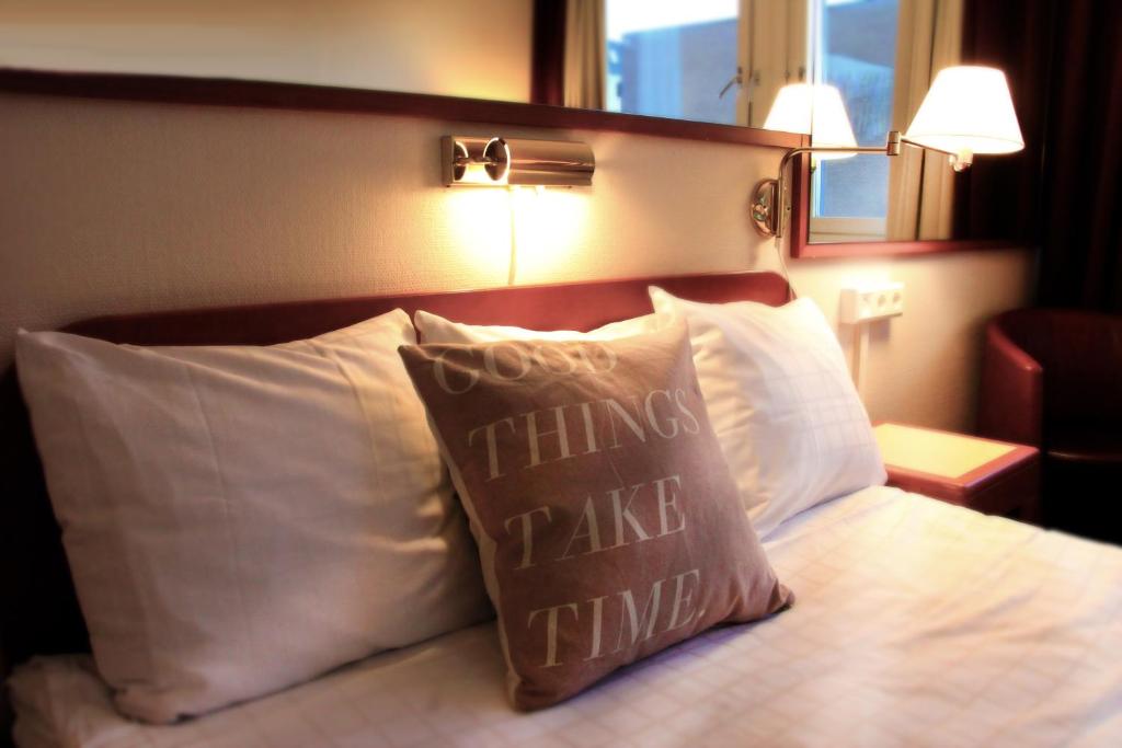 Двухместный (Standard Queen Room with Queen Bed - Non-Smoking) отеля Hotell Focus- Sweden Hotels, Эрншельдсвик
