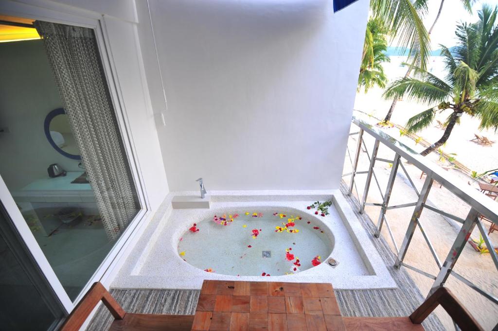 Сьюит (Люкс Diamond), Boracay Ocean Club Beach Resort