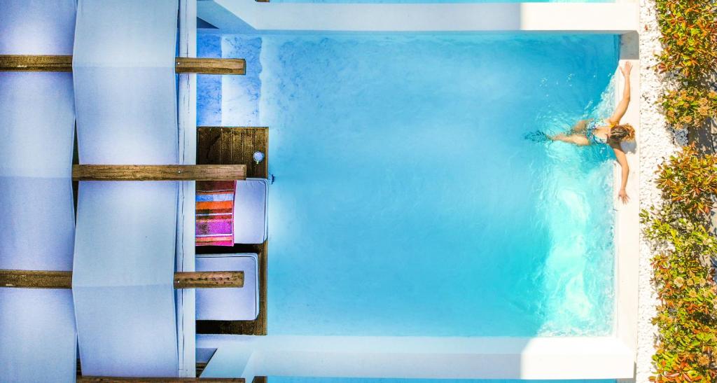 Сьюит (Полулюкс с собственным бассейном) апарт-отеля Royal Hotel, Полихроно