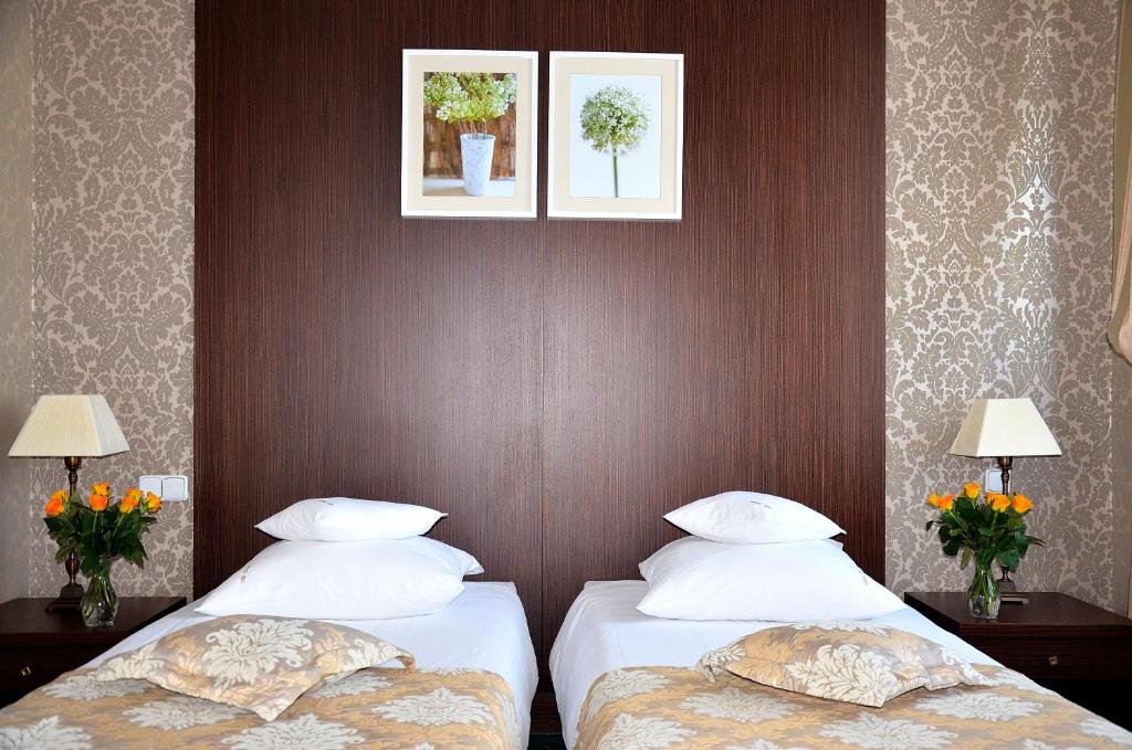 Двухместный (Двухместный номер «Комфорт» с 2 отдельными кроватями) отеля Villa Tradycja, Белосток
