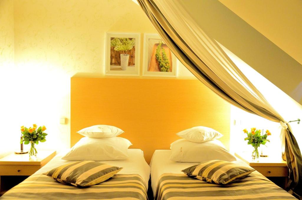 Двухместный (Стандартный двухместный номер с 2 отдельными кроватями) отеля Villa Tradycja, Белосток