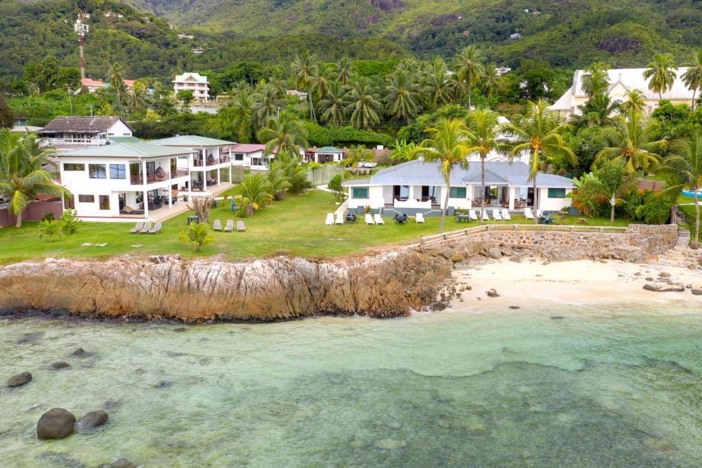 Апартаменты (Улучшенные апартаменты — Со стороны моря), Beach Cottages