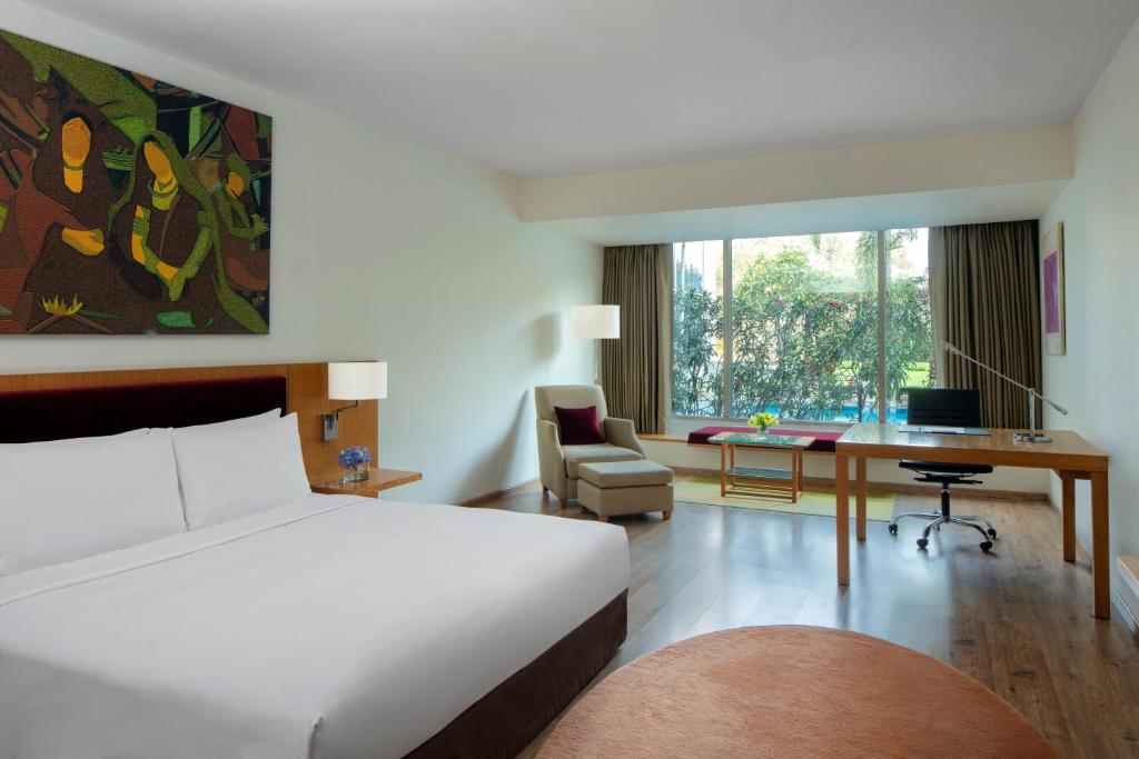 Двухместный (Двухместный номер Делюкс с 1 кроватью или 2 отдельными кроватями) отеля Radisson Blu Plaza Hotel Hyderabad Banjara Hills, Хайдарабад