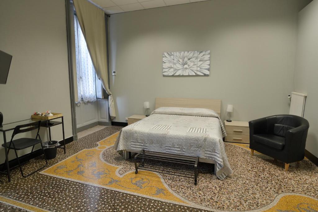 Трехместный (Трехместный номер с собственной ванной комнатой) гостевого дома Check-Inn Rooms 19, Генуя