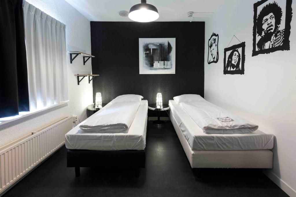 Двухместный (Двухместный номер с 2 отдельными кроватями) хостела Kingkool The Hague City Hostel, Гаага