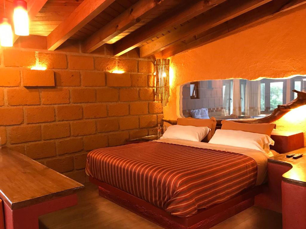 Сьюит (Люкс с кроватью размера «king-size» и гидромассажной ванной) отеля hotel puesta del sol, Валье-де-Браво