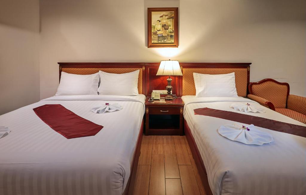 Двухместный (Улучшенный двухместный номер с 2 отдельными кроватями) отеля Nana Hiso, Бангкок