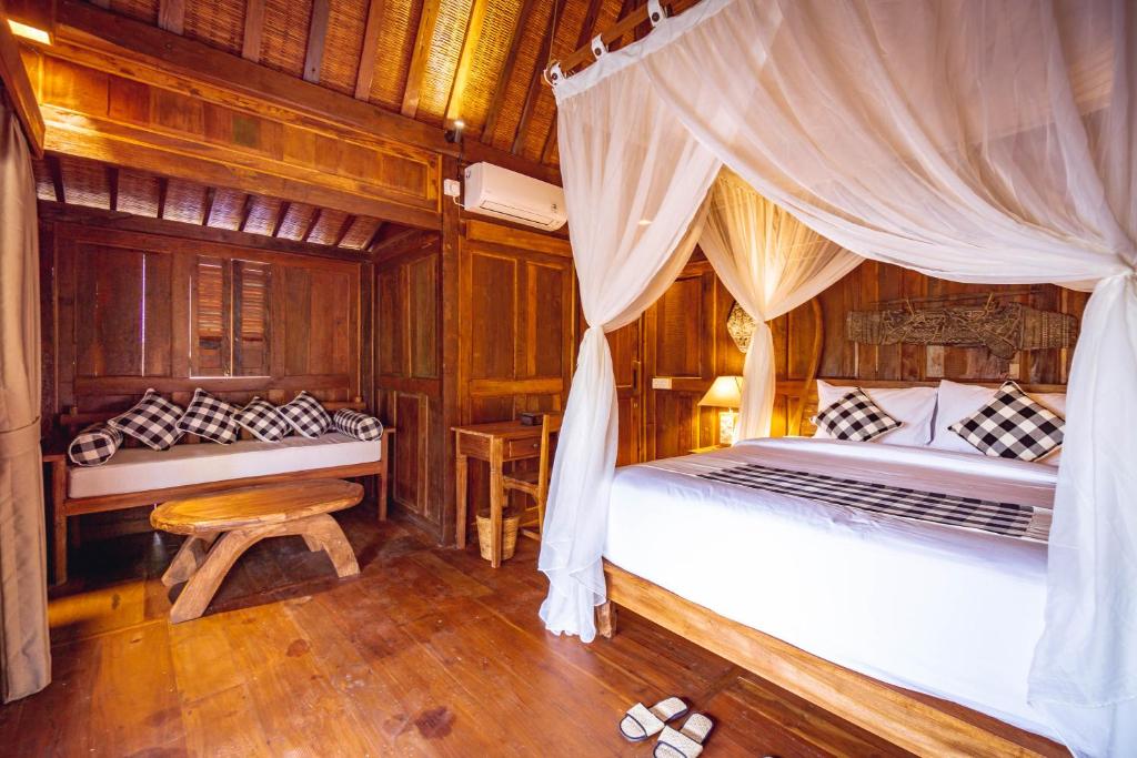 Вилла (Люкс Wooden, вид на рисовое поле и бассейн), Puri Landu Ubud Luxury Villas