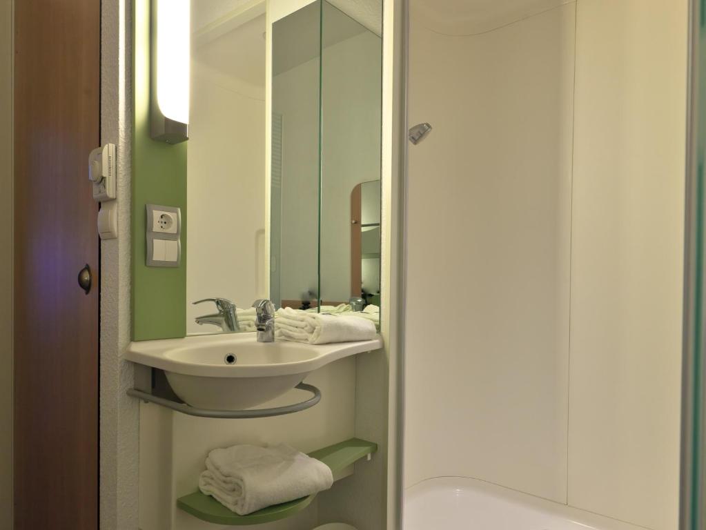 Двухместный (Классический двухместный номер с 1 кроватью) отеля Hotel ibis Budget Porto Gaia, Вила-Нова-ди-Гая