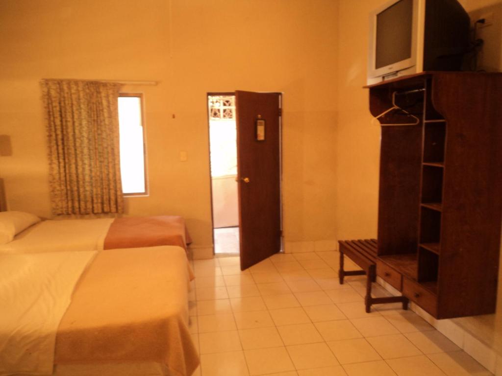 Двухместный (Двухместный номер с 2 двуспальными кроватями) отеля Hotel Kuraica, Сьюдад-Обрегон
