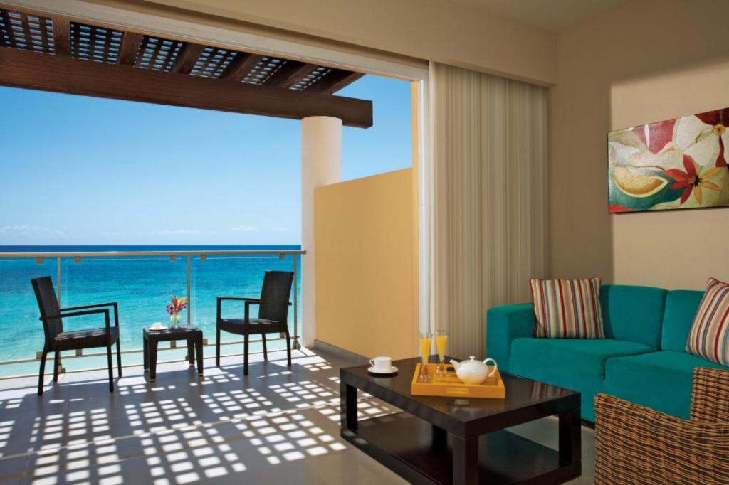 Сьюит (Предпочитаемый клубный номер с двуспальными кроватями, рядом с океаном) курортного отеля Now Jade Riviera Cancun-All Inclusive, Пуэрто-Морелос