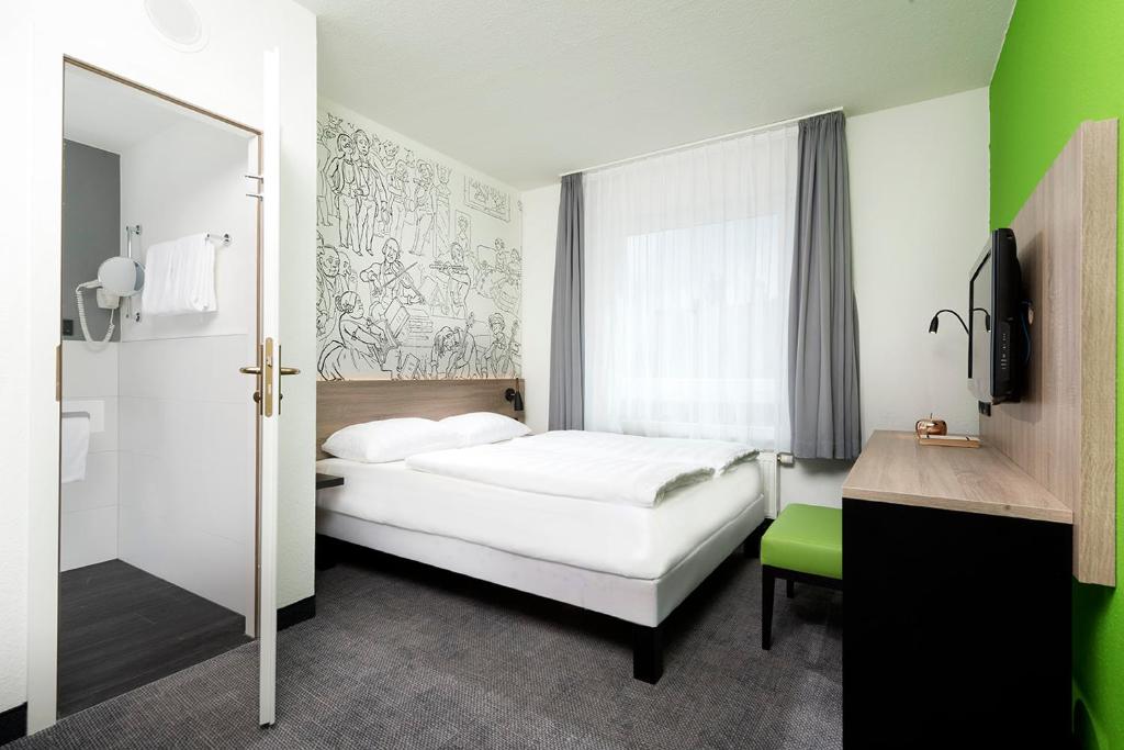 Сьюит (Standard Suite with One Double Bed and One Sofa Bed), Dormotel Europa Halle