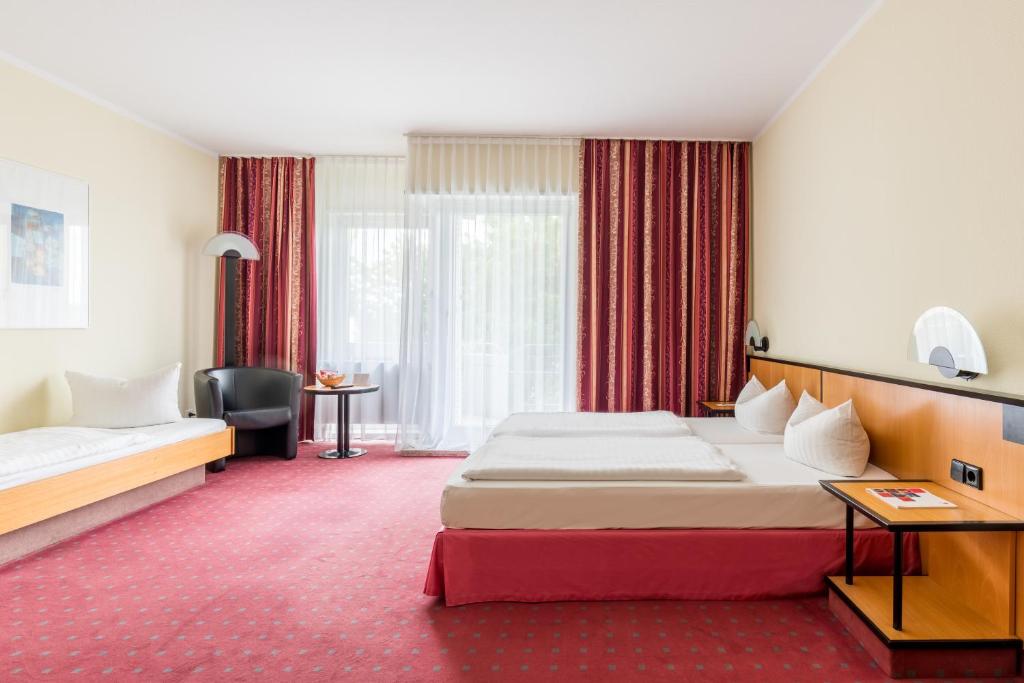Трехместный (Трехместный номер) отеля AZIMUT Hotel Dresden, Дрезден