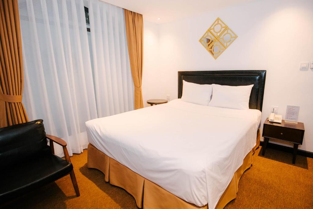 Двухместный (Улучшенный двухместный номер с 1 кроватью) отеля Rosa Hanoi Hotel, Ханой