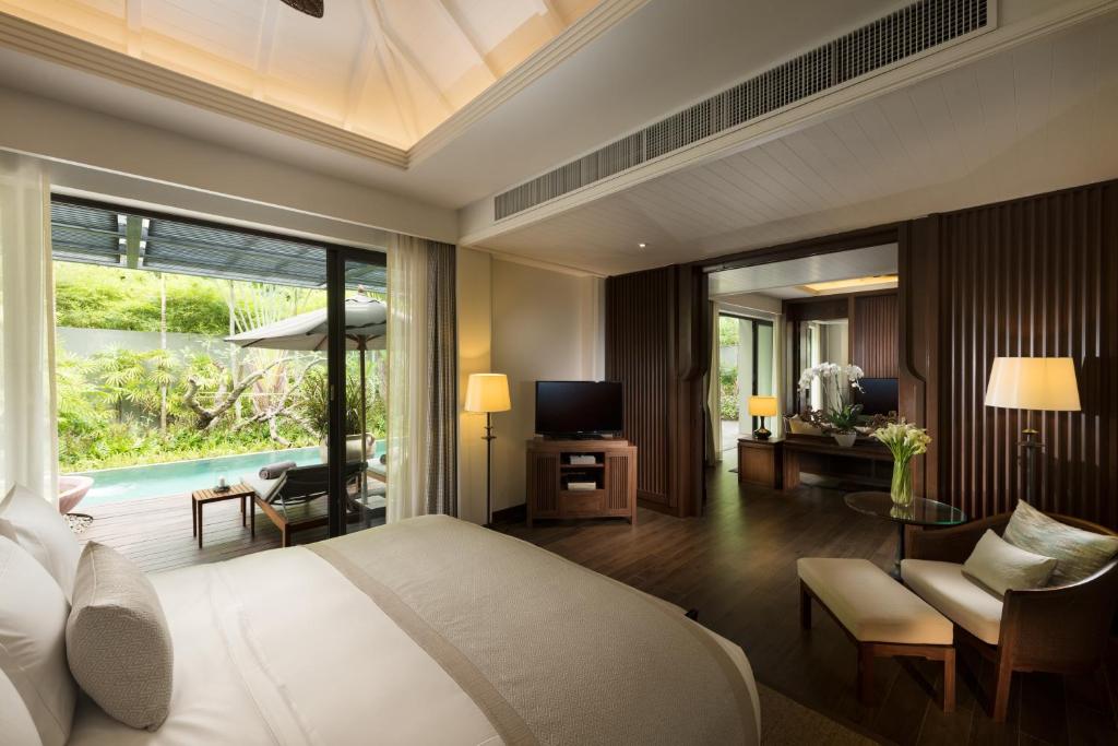 Вилла (Вилла с 2 спальнями и бассейном), Anantara Layan Phuket Resort