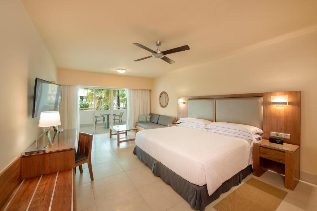 Двухместный (Полулюкс рядом с океаном 2+1) курортного отеля Occidental Punta Cana, Пунта-Кана
