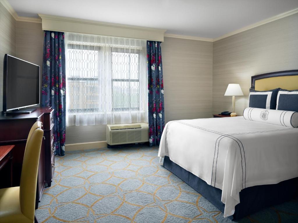 Двухместный (Traditional Room 1 Queen Bed), Omni Shoreham Hotel