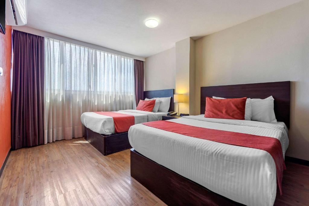 Двухместный (Двухместный номер с 2 двуспальными кроватями) отеля Comfort Inn San Luis Potosi, Сан-Луис-Потоси