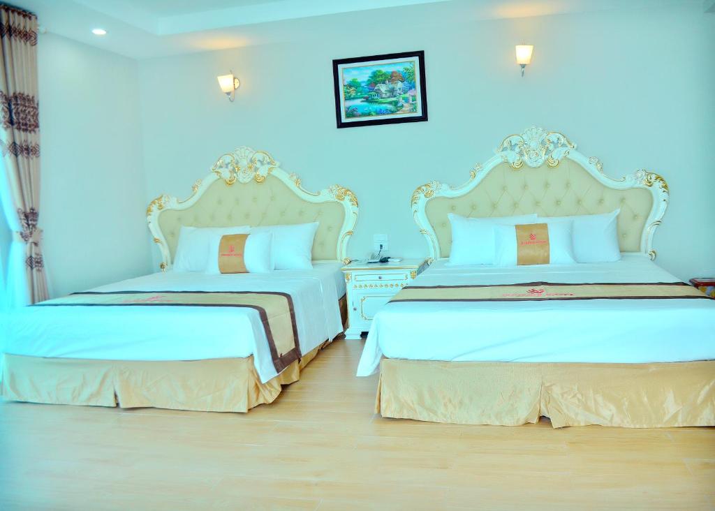 Двухместный (Двухместный номер Делюкс с 1 кроватью и боковым видом на море) отеля Phuong Hoang Hotel 2, Тхань Хоа