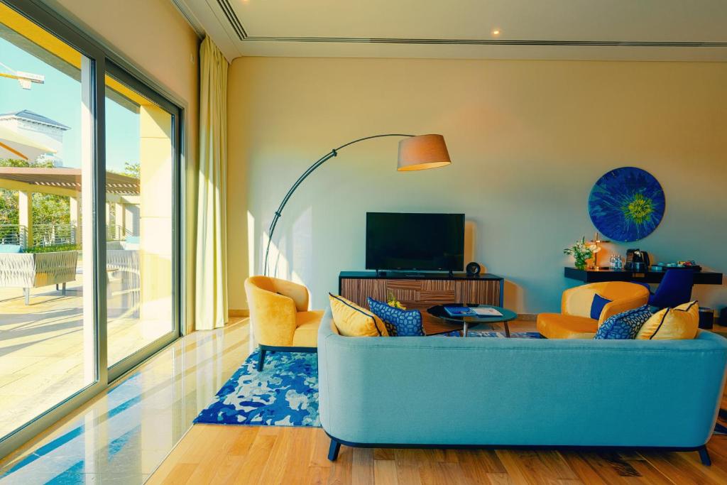 Сьюит (Роскошный люкс с 4 спальнями и бассейном) отеля Rixos The Palm Luxury Suite Collection - Ultra All Inclusive, Дубай