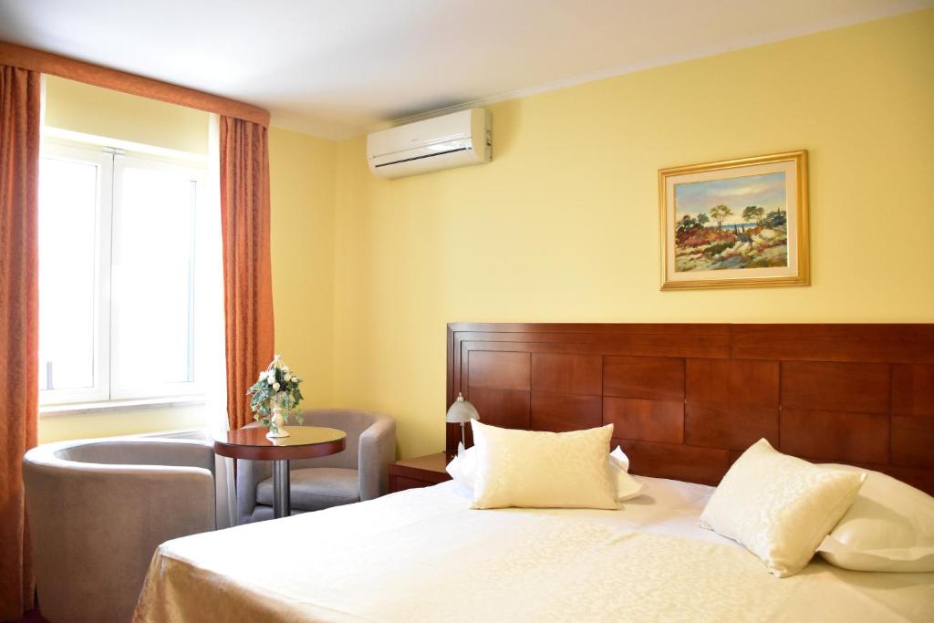 Двухместный (Двухместный номер «Комфорт» с 1 кроватью или 2 отдельными кроватями) отеля Villa Riva, Макарска