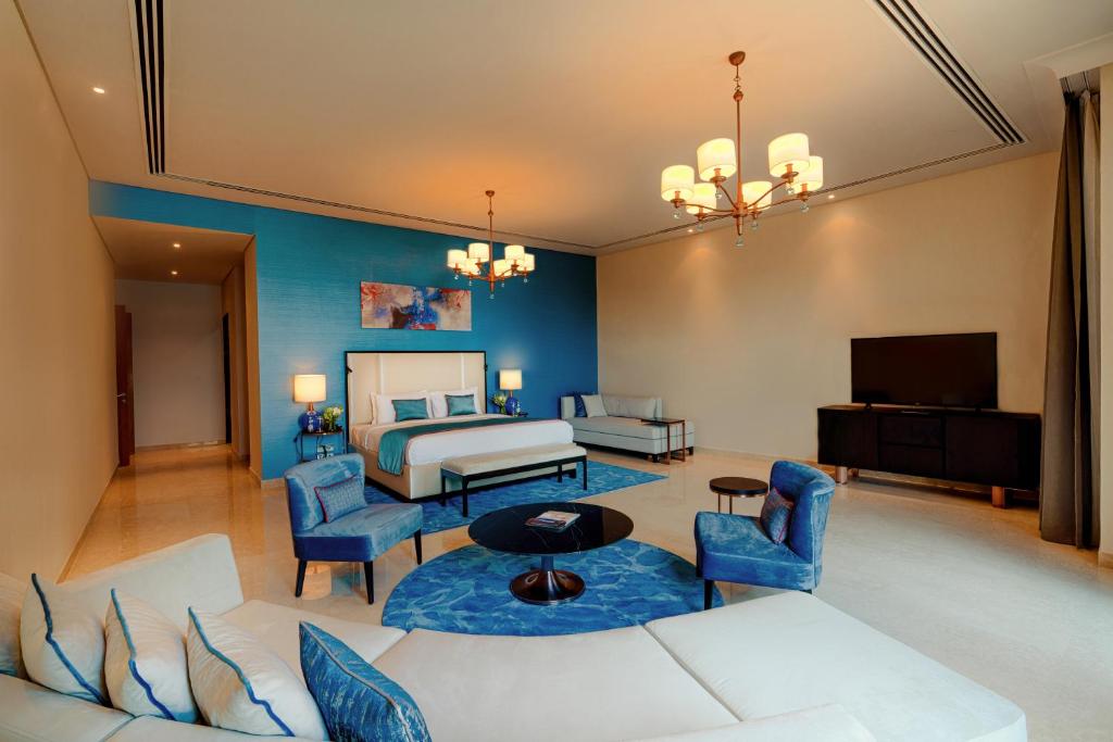 Сьюит (Роскошный люкс с 4 спальнями) отеля Rixos The Palm Luxury Suite Collection - Ultra All Inclusive, Дубай