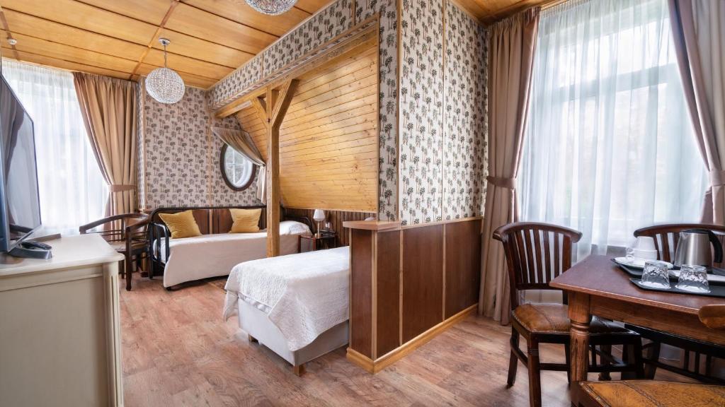 Двухместный (Улучшенный двухместный номер с 2 отдельными кроватями) отеля Parus, Юрмала